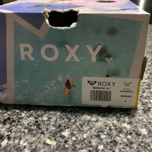Women size 9 Roxy shoes